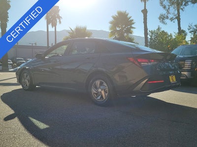 2024 Hyundai ELANTRA SE