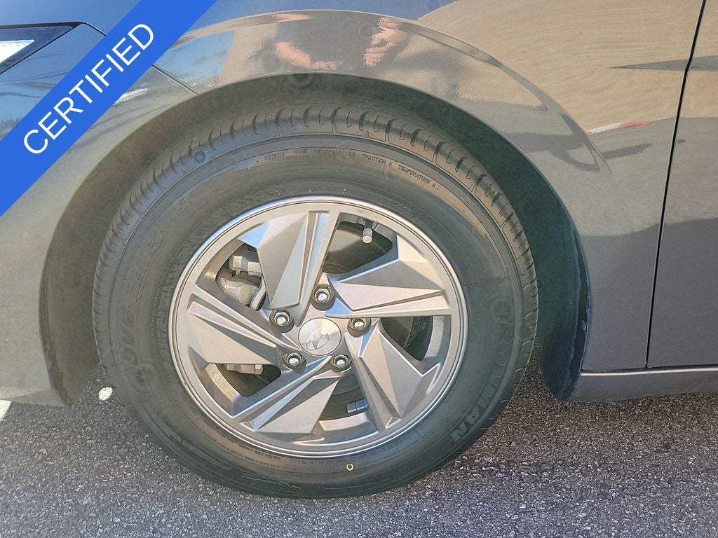 2024 Hyundai ELANTRA SE