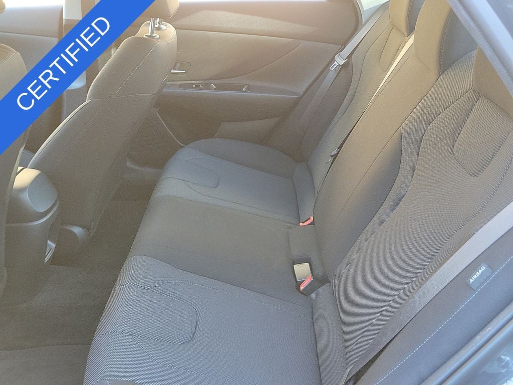 2024 Hyundai ELANTRA SE