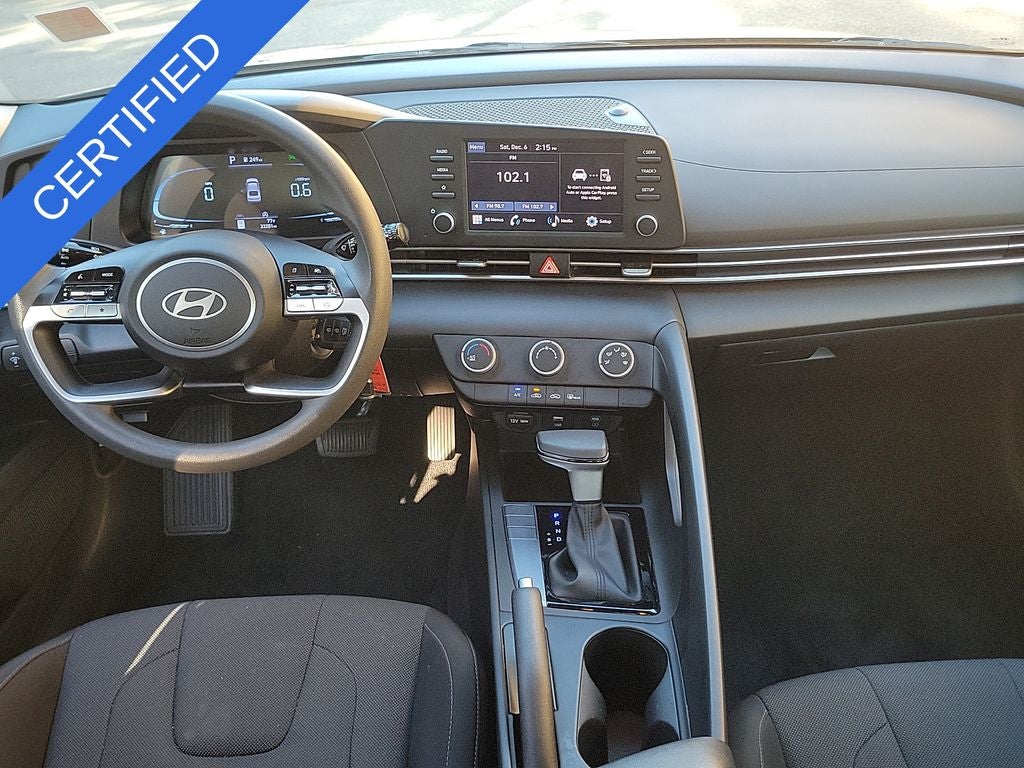 2024 Hyundai ELANTRA SE