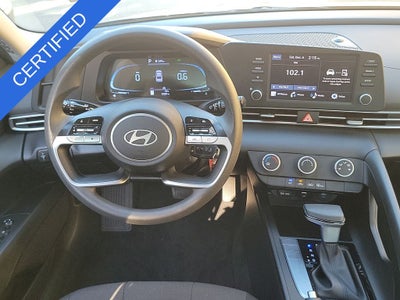 2024 Hyundai ELANTRA SE