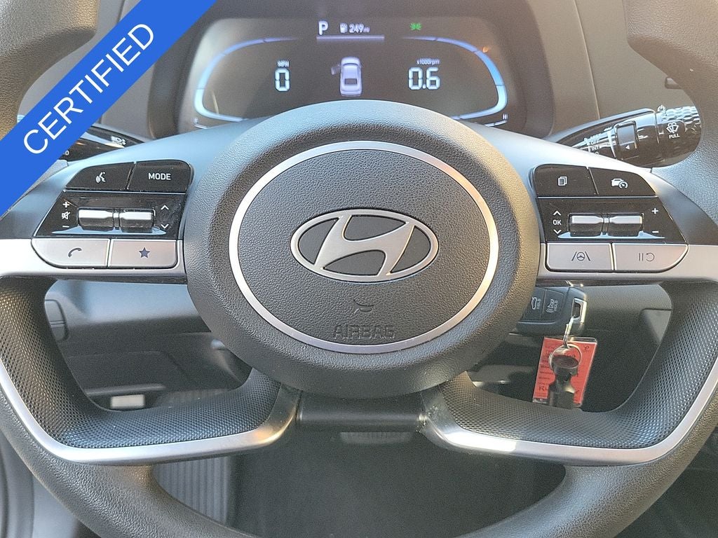 2024 Hyundai ELANTRA SE