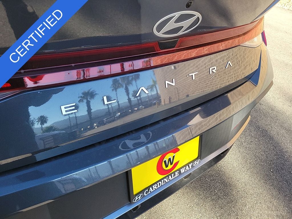 2024 Hyundai ELANTRA SE