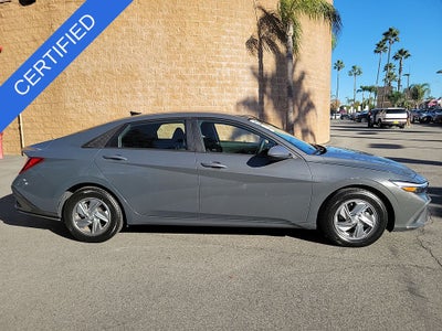 2024 Hyundai ELANTRA SE