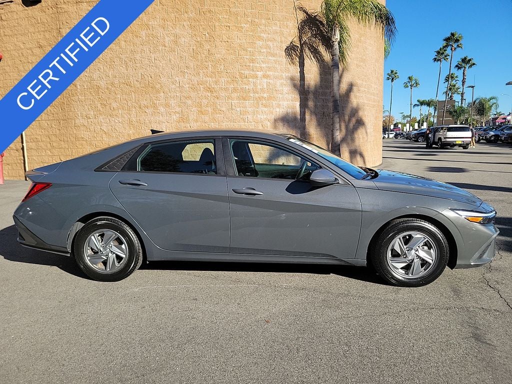 2024 Hyundai ELANTRA SE