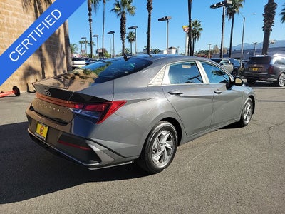 2024 Hyundai ELANTRA SE