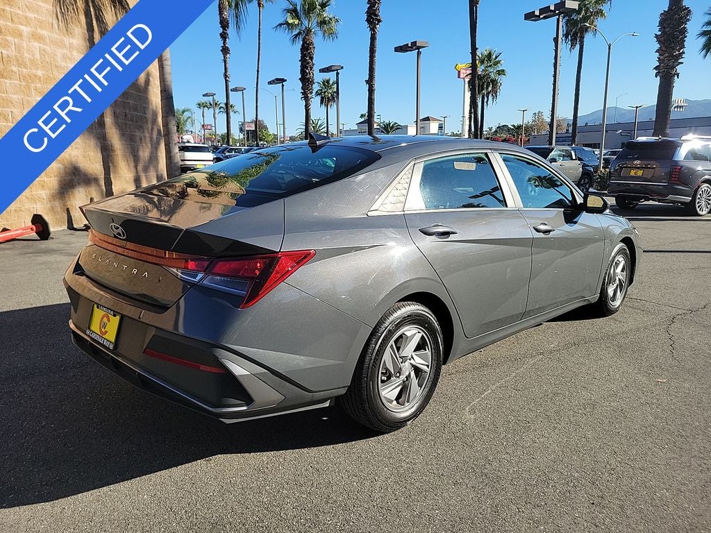 2024 Hyundai ELANTRA SE
