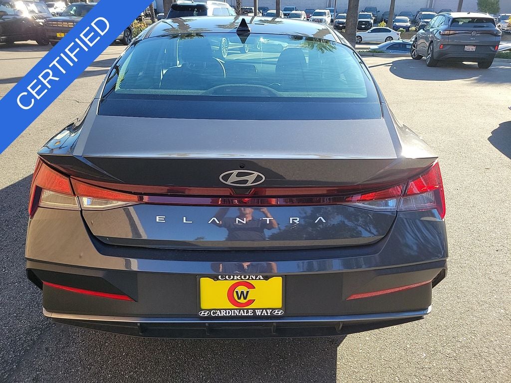 2024 Hyundai ELANTRA SE