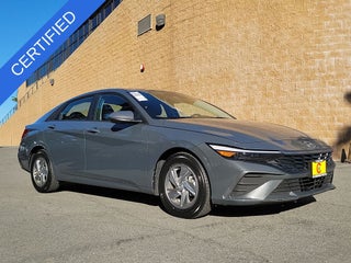2024 Hyundai ELANTRA SE