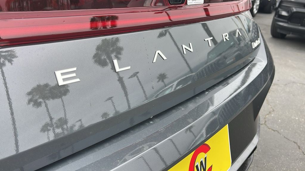 2025 Hyundai ELANTRA Limited