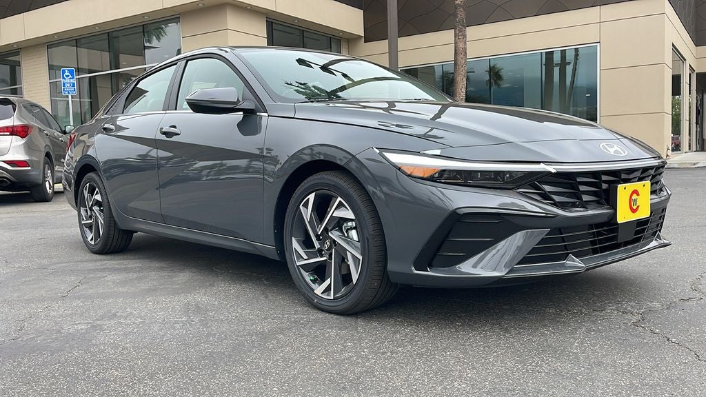 2025 Hyundai ELANTRA Limited