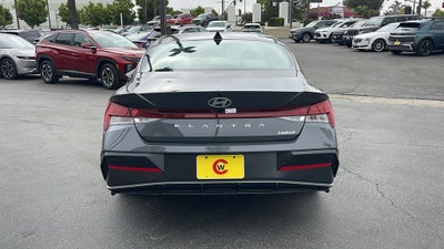 2025 Hyundai ELANTRA Limited