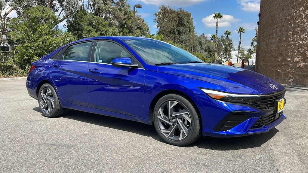 2025 Hyundai ELANTRA Limited