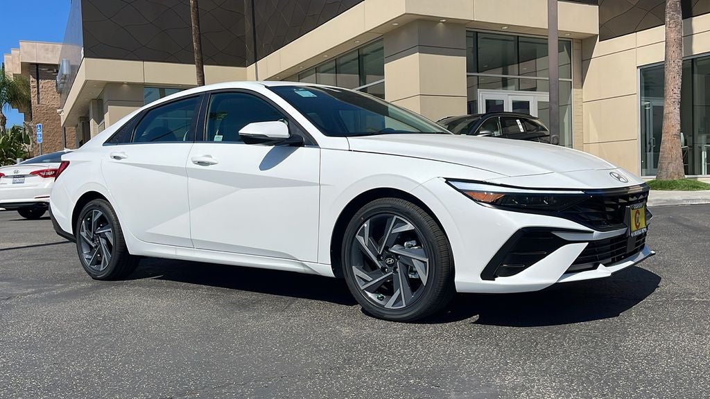2025 Hyundai ELANTRA Limited