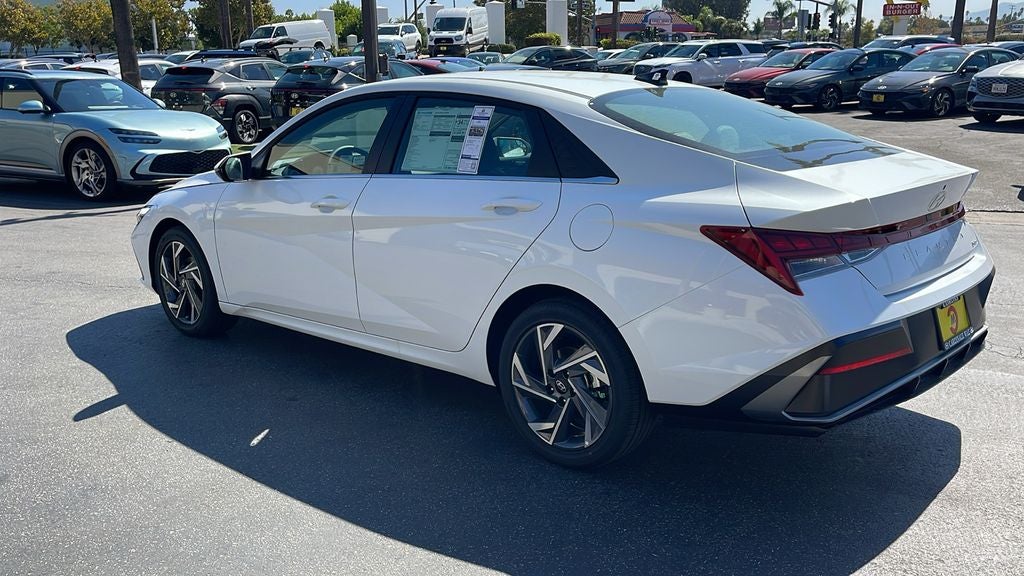 2025 Hyundai ELANTRA Limited