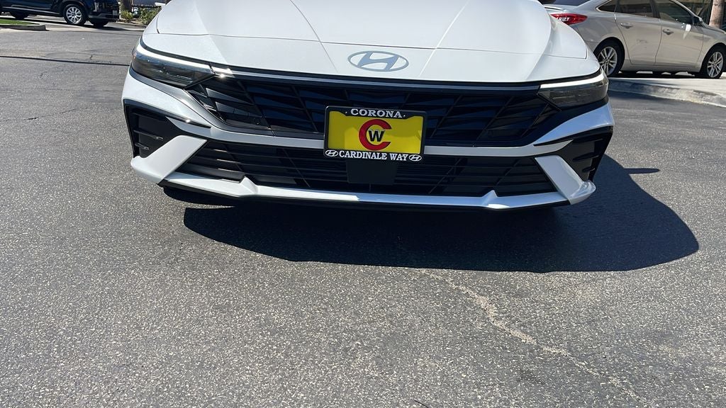 2025 Hyundai ELANTRA Limited