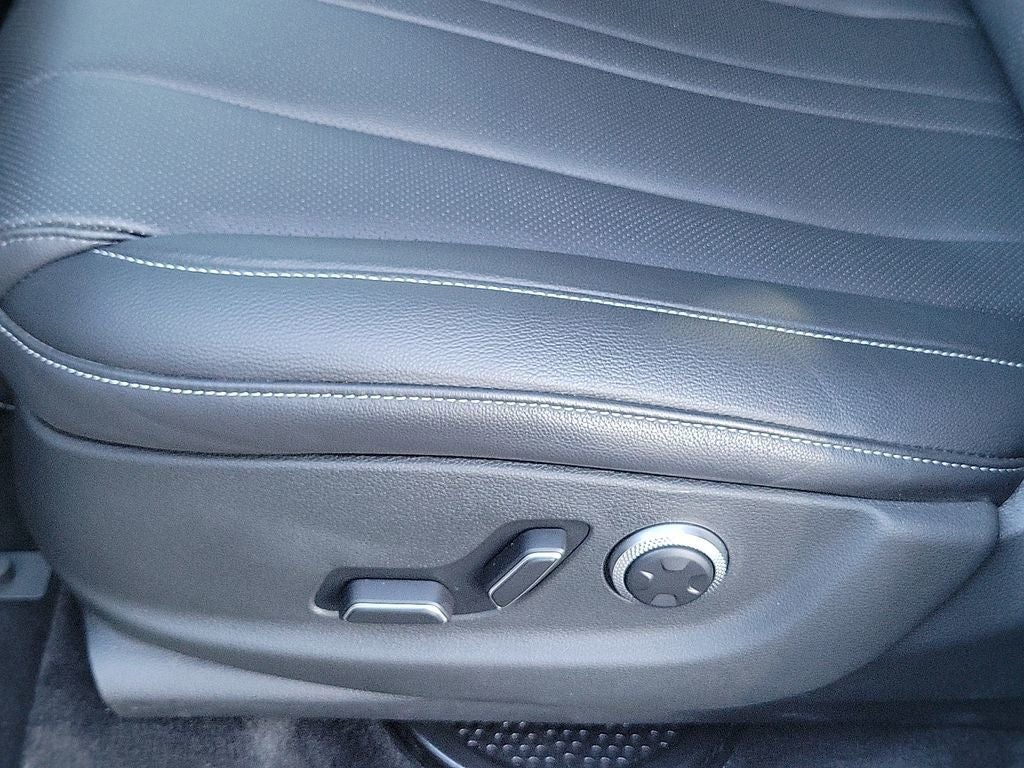 2025 Genesis GV80 Standard