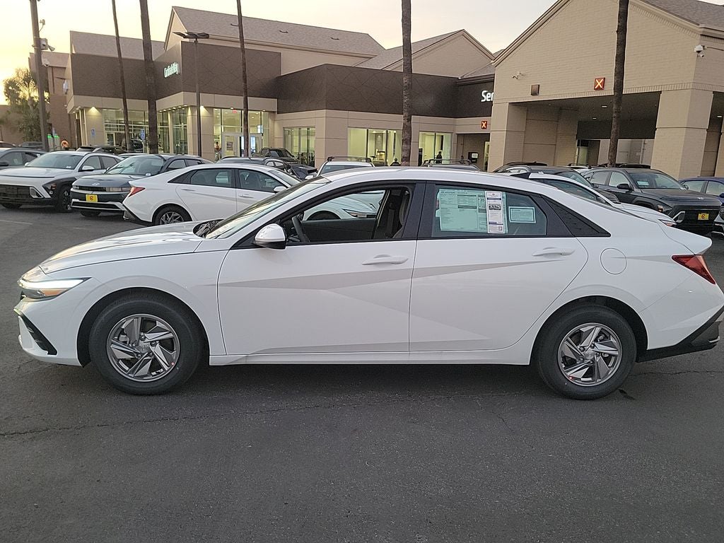 2026 Hyundai ELANTRA SE