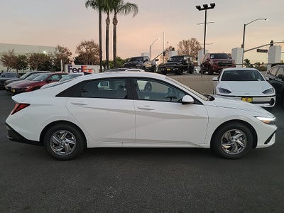 2026 Hyundai ELANTRA SE