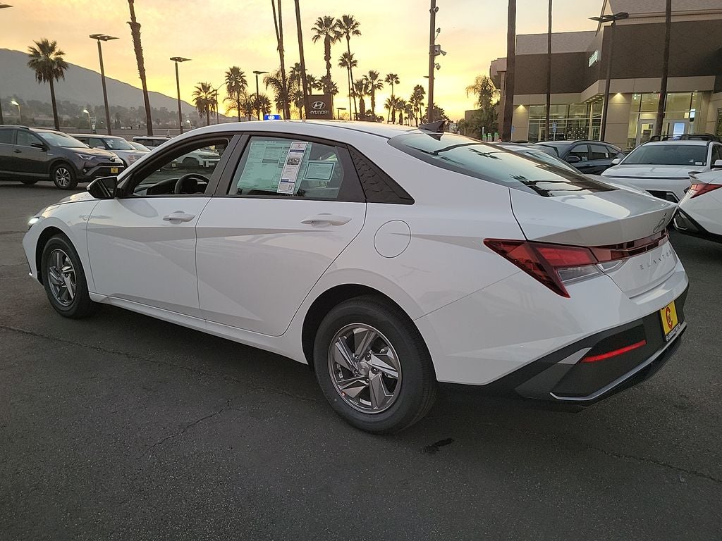 2026 Hyundai ELANTRA SE