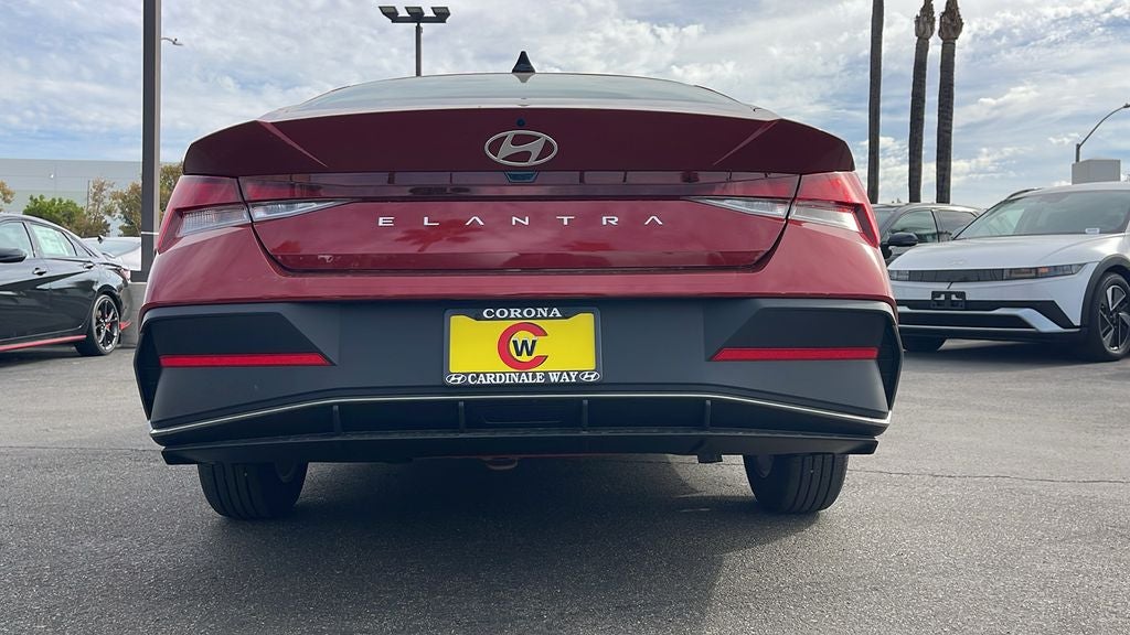 2026 Hyundai ELANTRA SE