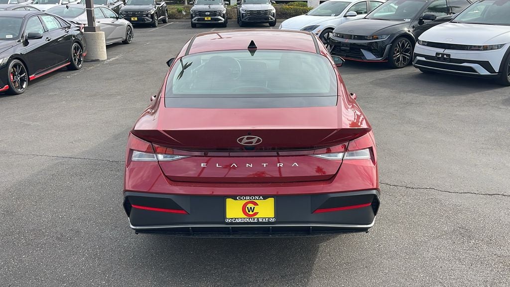 2026 Hyundai ELANTRA SE