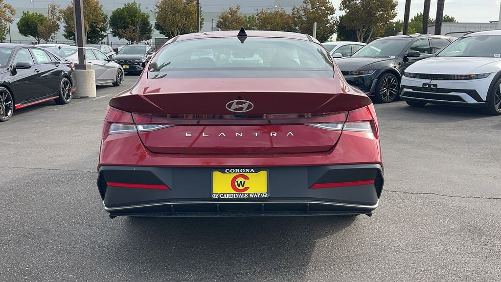 2026 Hyundai ELANTRA SE